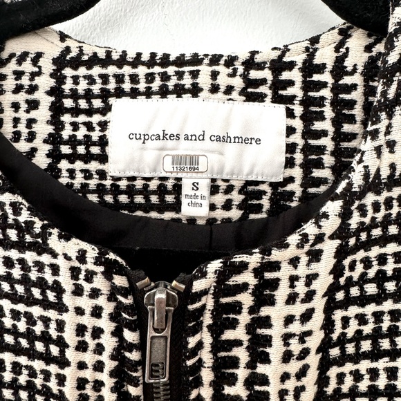 REVOLVE Cupcakes and Cashmere Herringbone Fernando Black&White printed coat - S - Picture 10 of 14